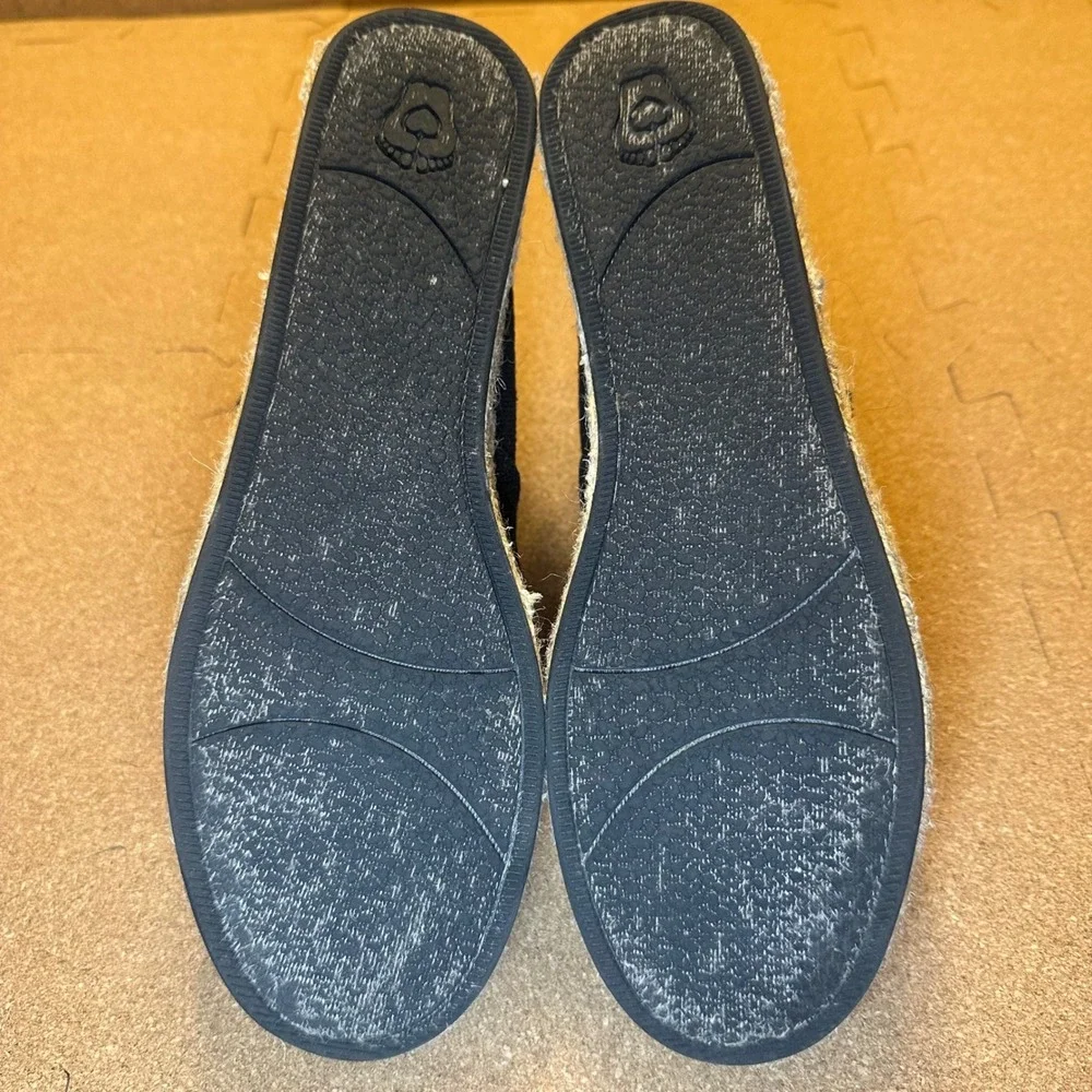 Skechers smoke free